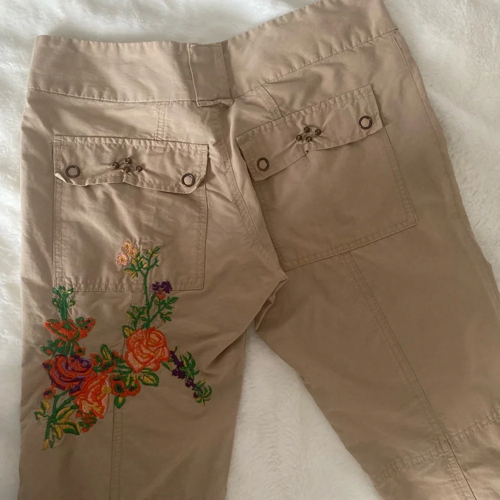 VINTAGE Y2K Khaki Embroidered Low Rise Cargo Pants - Picture 3 of 9